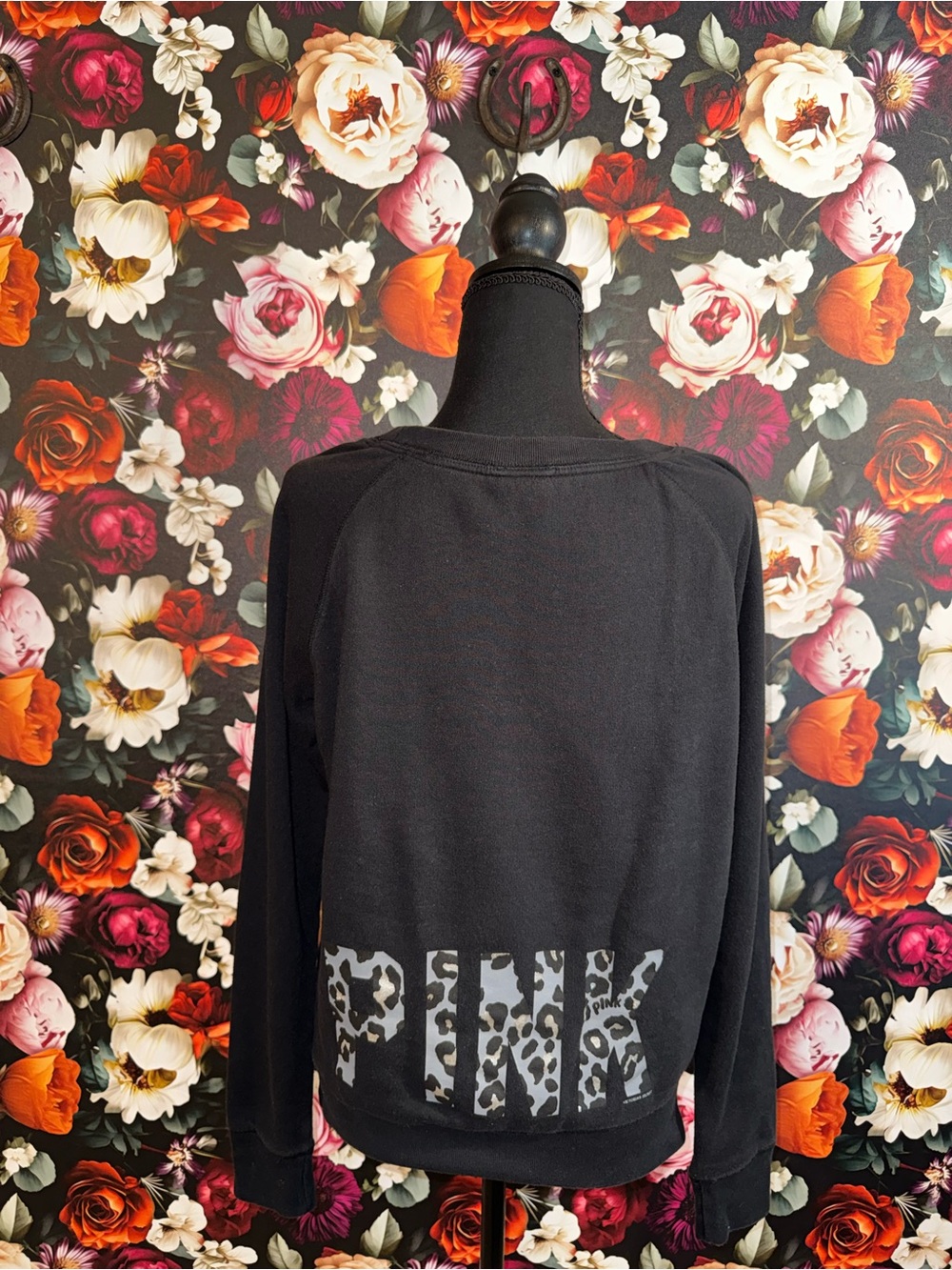 Vintage PINK Victoria's Secret Black Crewneck Sweatshirt with Leopard Logo, M
